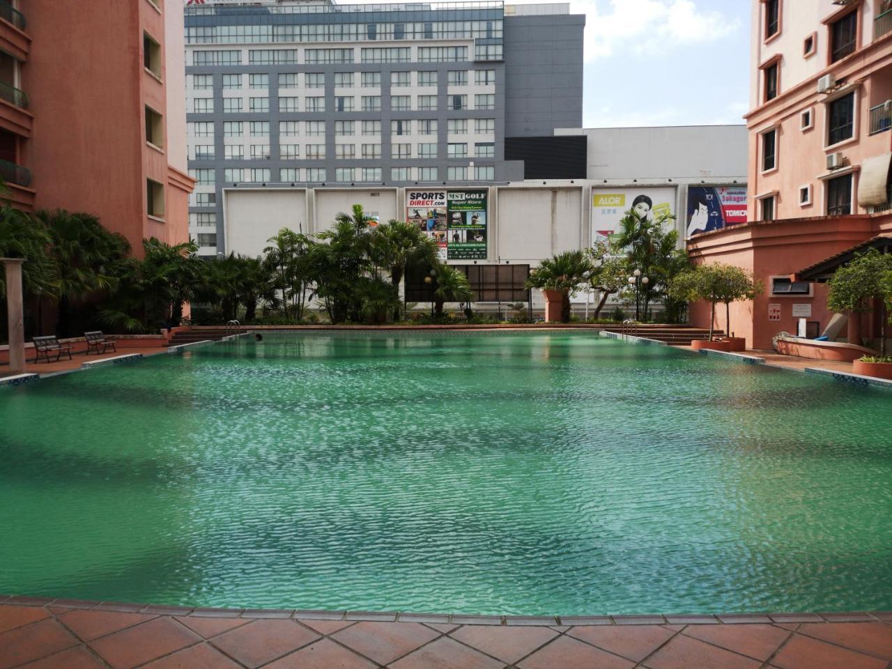 Aparthotel Marina Court Luxury Penthouse Kota Kinabalu Zewnętrze zdjęcie