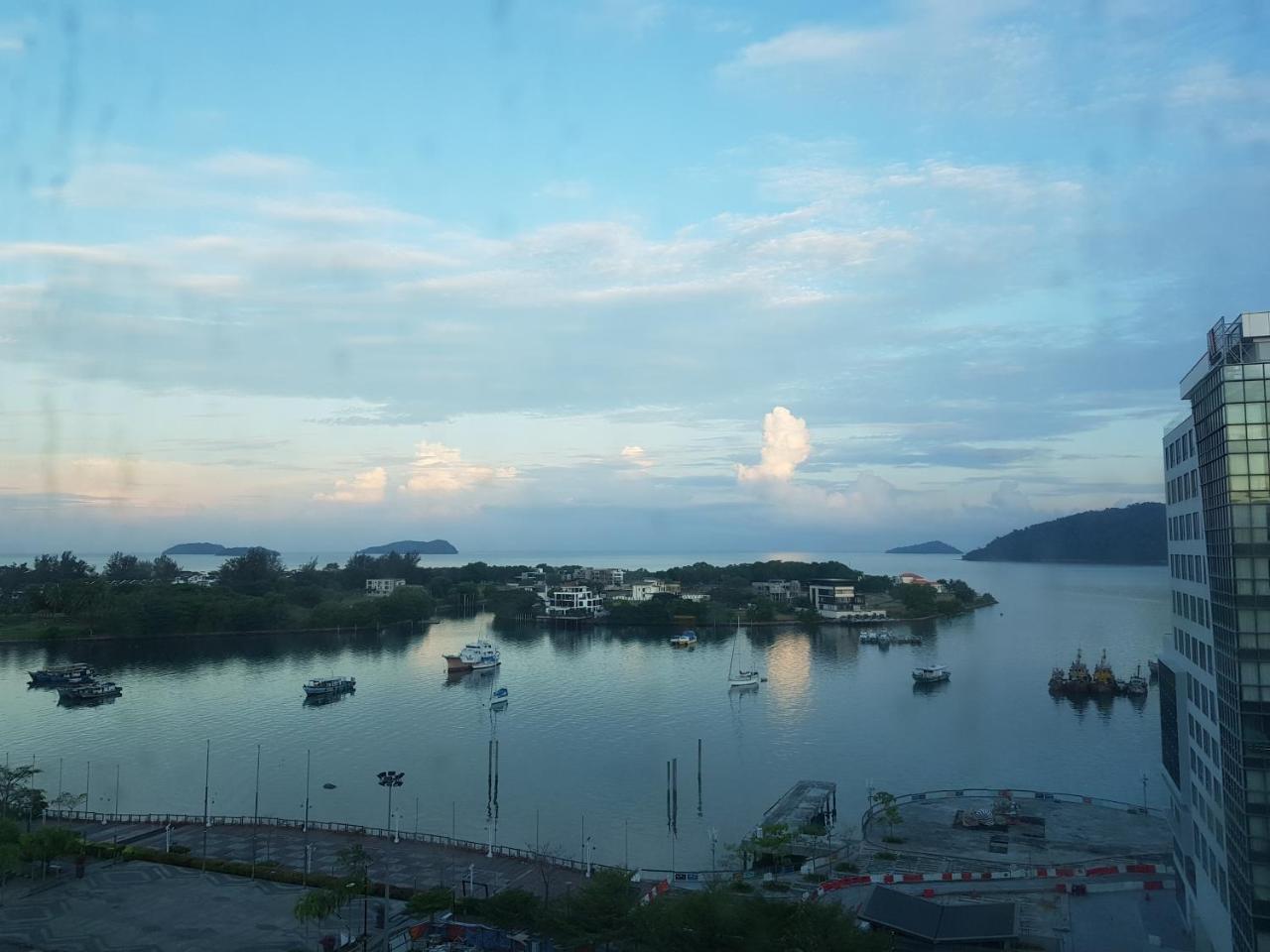 Aparthotel Marina Court Luxury Penthouse Kota Kinabalu Zewnętrze zdjęcie
