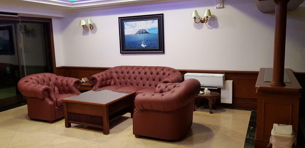 Aparthotel Marina Court Luxury Penthouse Kota Kinabalu Zewnętrze zdjęcie